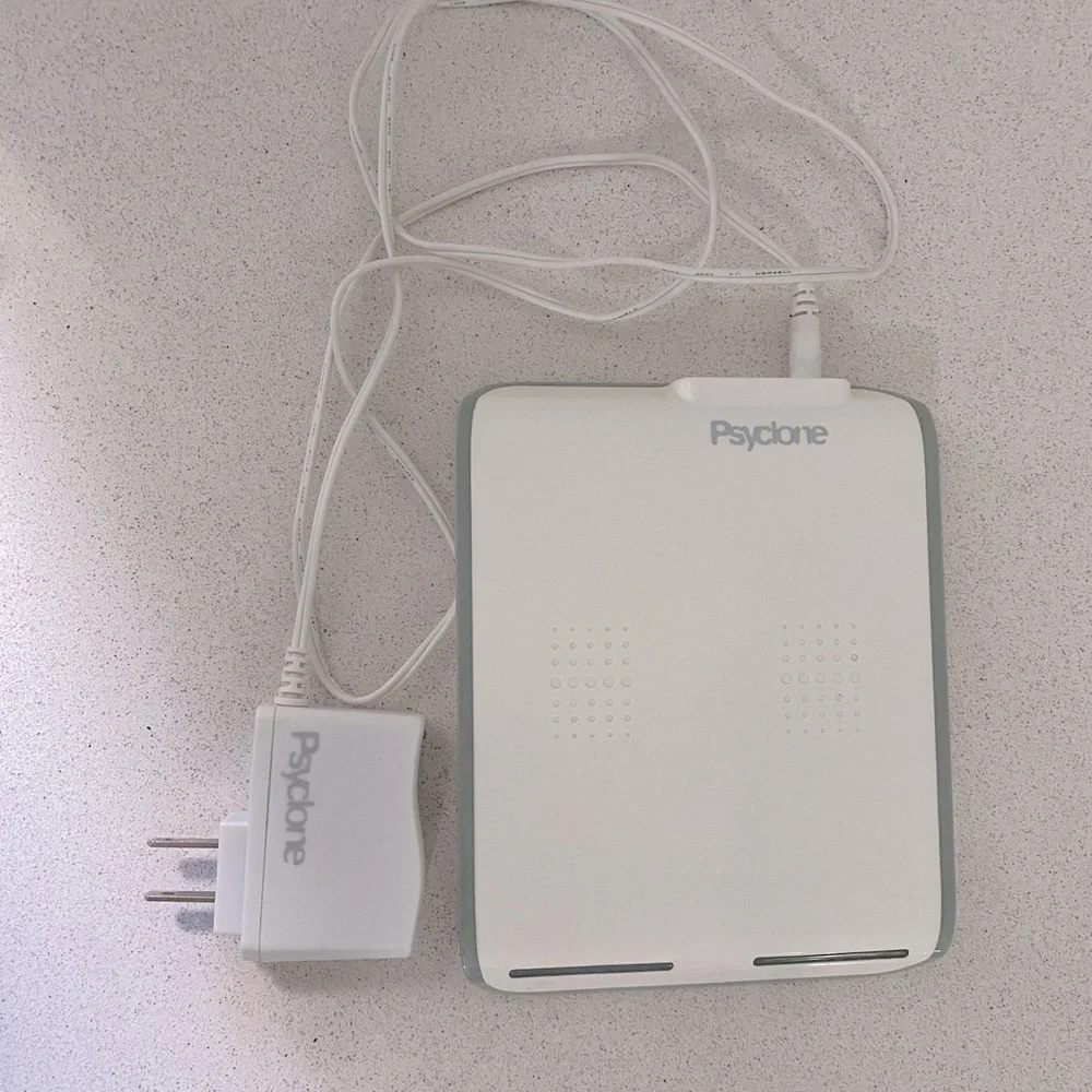 Psyclone Nintendo Wii Wireless Controller Charger